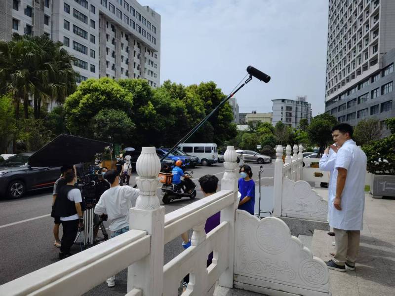 南市区广告片拍摄公司低成本实现高规格制作的诀窍